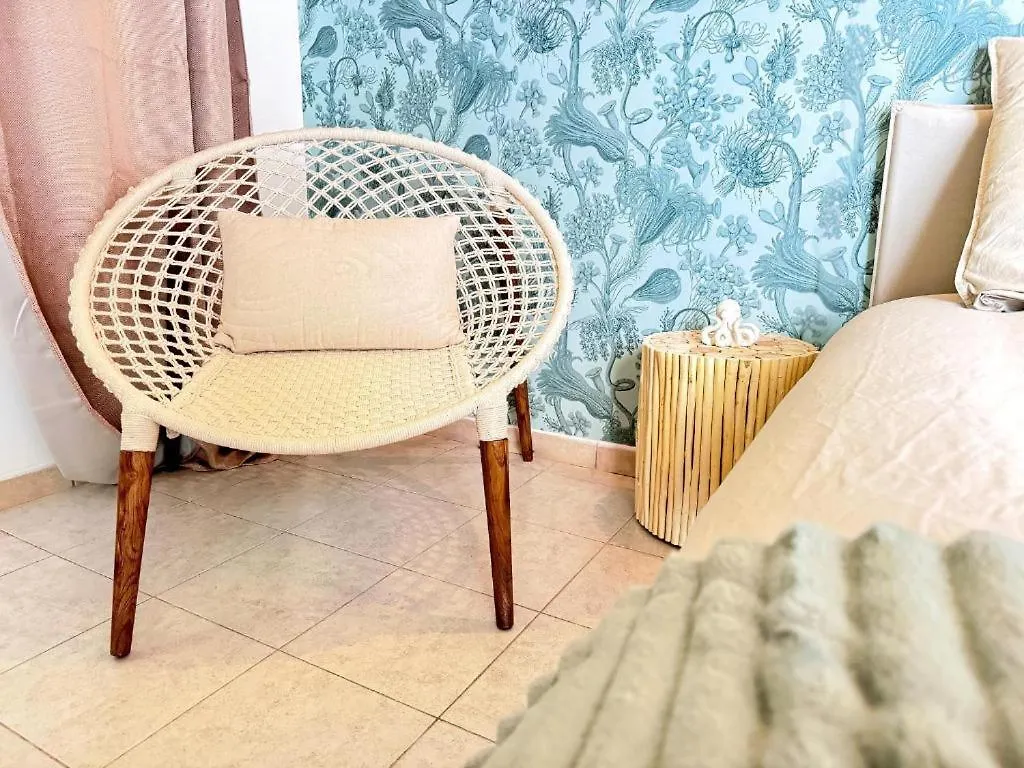 Suite Aurore Lyon 0*,  France